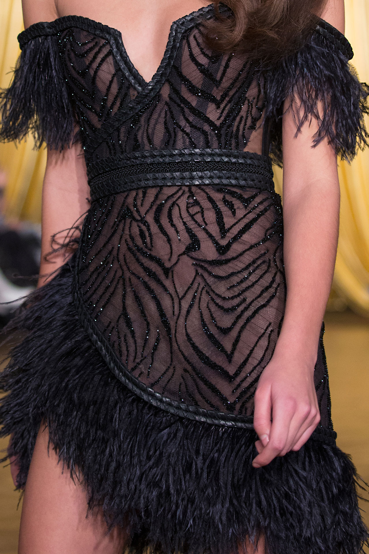 AW19 LOOK 01