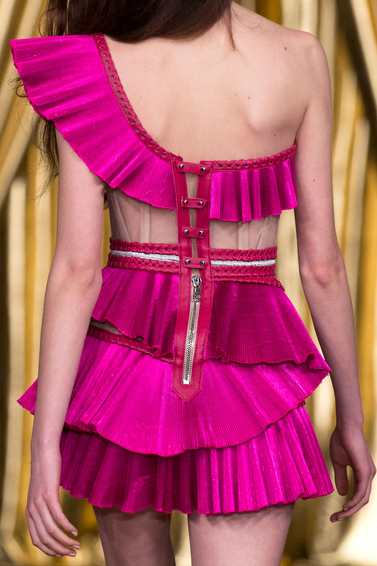 AW19 LOOK 03