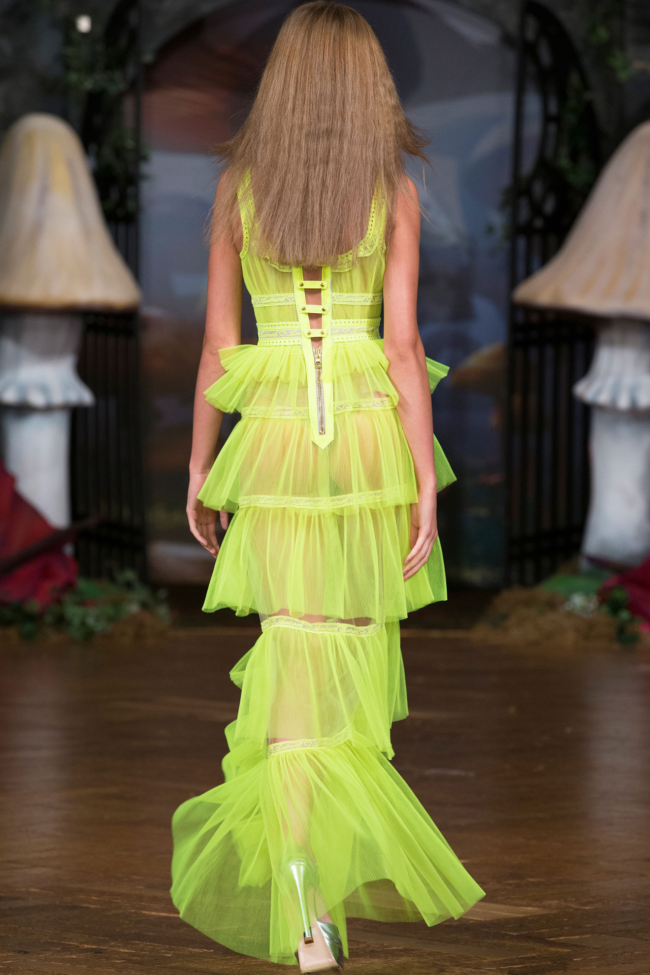 SS19 LOOK 25